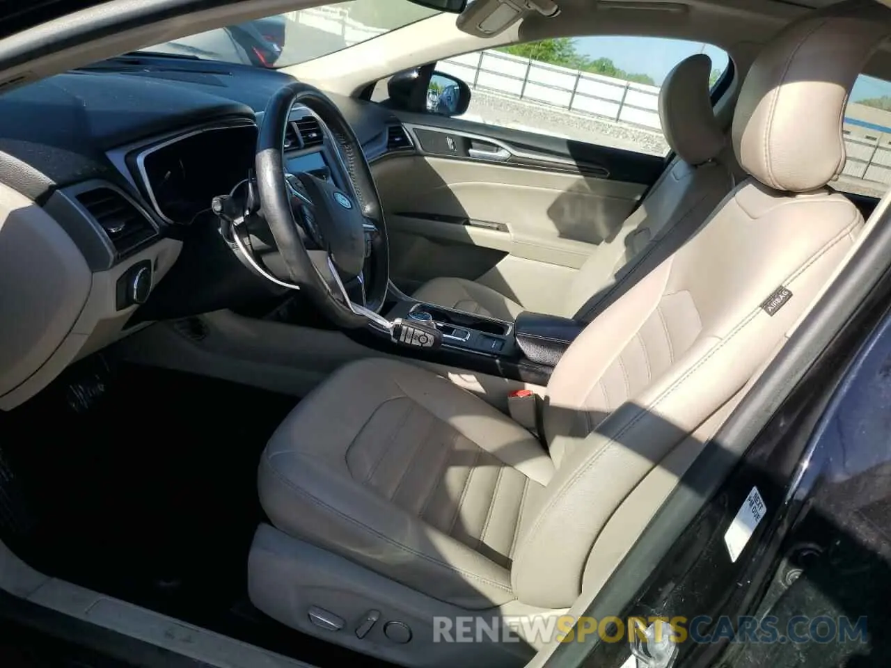 7 Фотография поврежденного автомобиля 3FA6P0CD0KR264655 FORD FUSION 2019