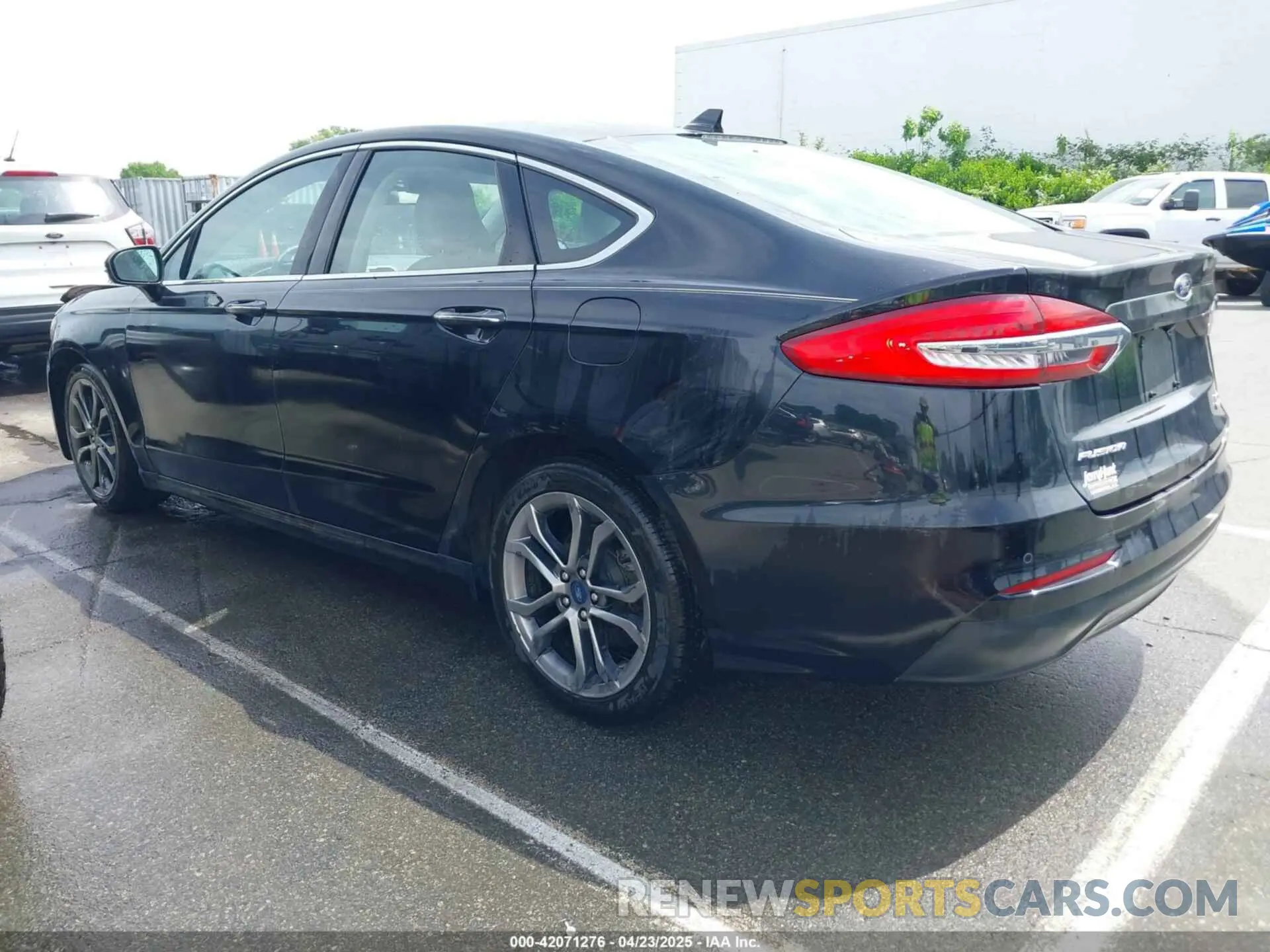 3 Photograph of a damaged car 3FA6P0CD1KR269590 FORD FUSION 2019