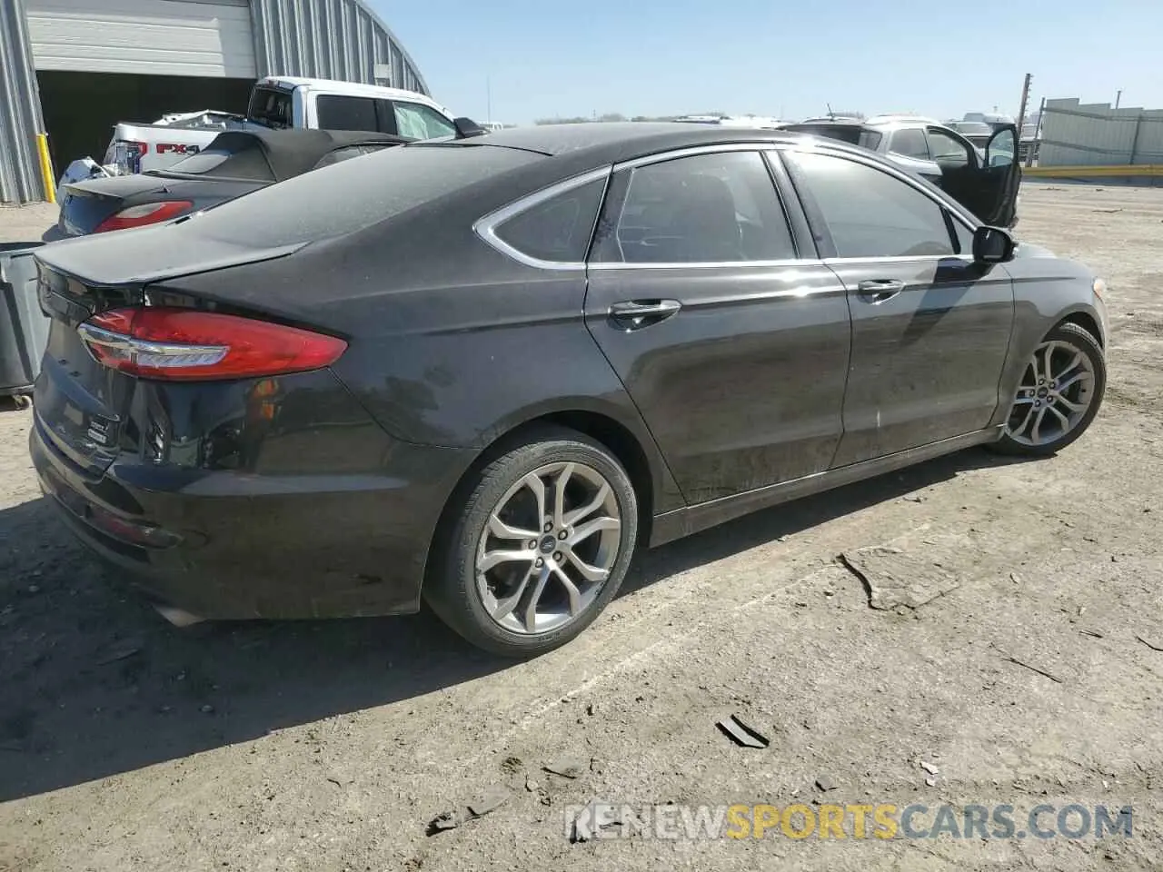 3 Photograph of a damaged car 3FA6P0CD2KR133775 FORD FUSION 2019