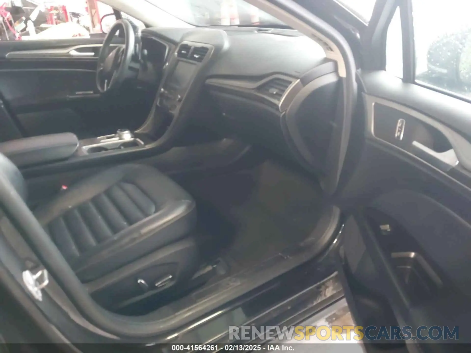 5 Photograph of a damaged car 3FA6P0CD2KR260770 FORD FUSION 2019