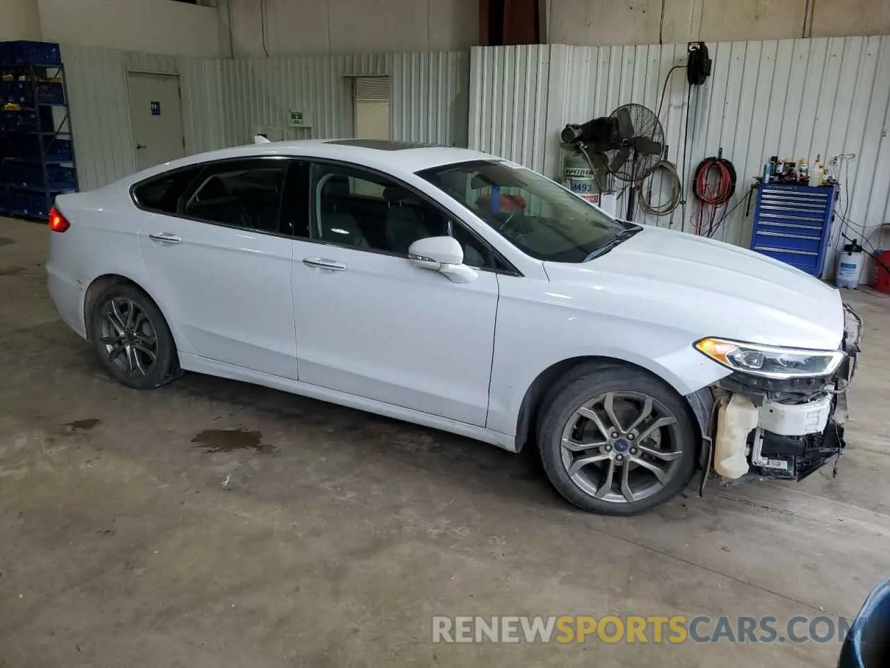 4 Photograph of a damaged car 3FA6P0CD3KR236770 FORD FUSION 2019