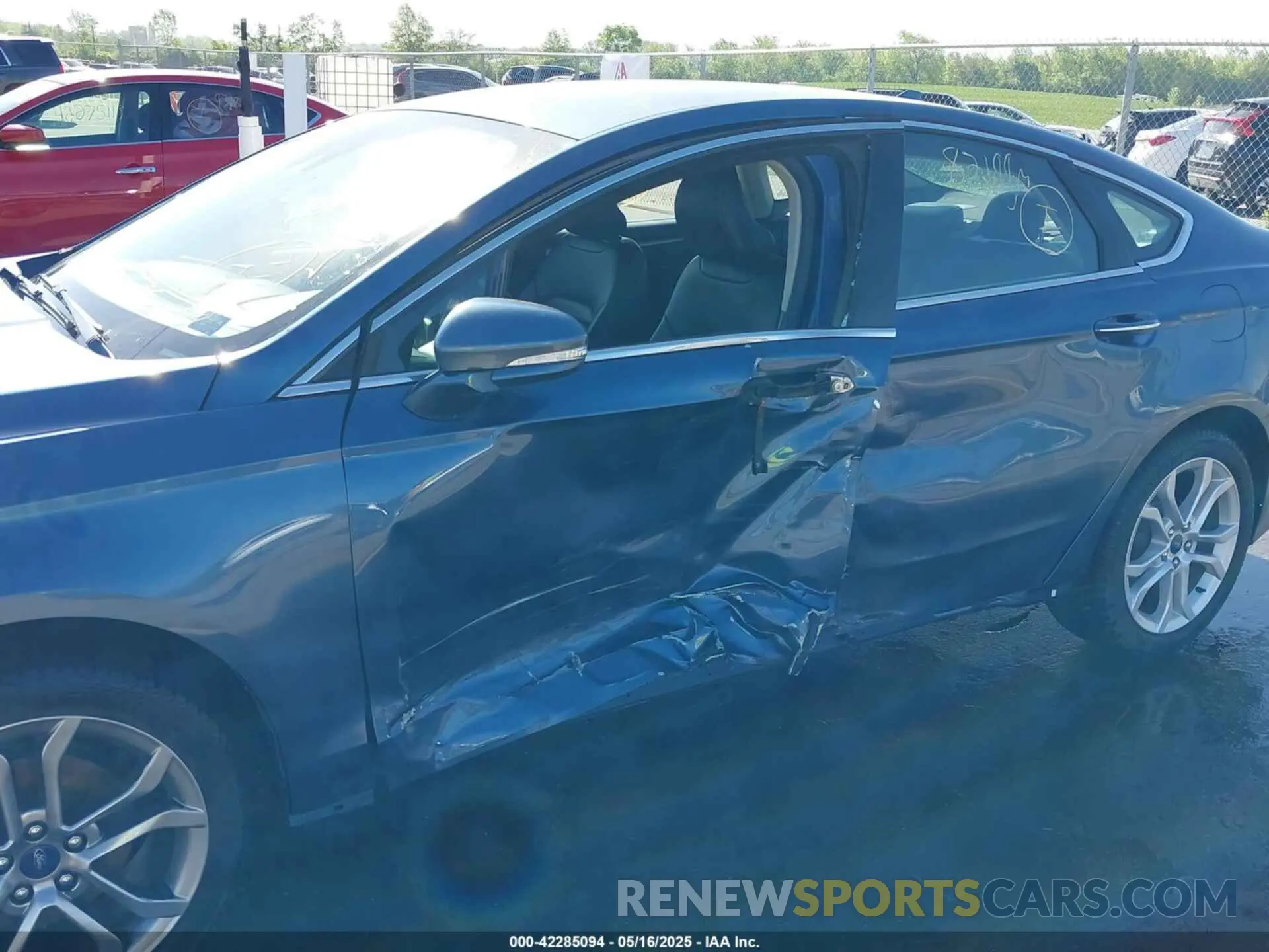 6 Фотография поврежденного автомобиля 3FA6P0CD3KR260227 FORD FUSION 2019