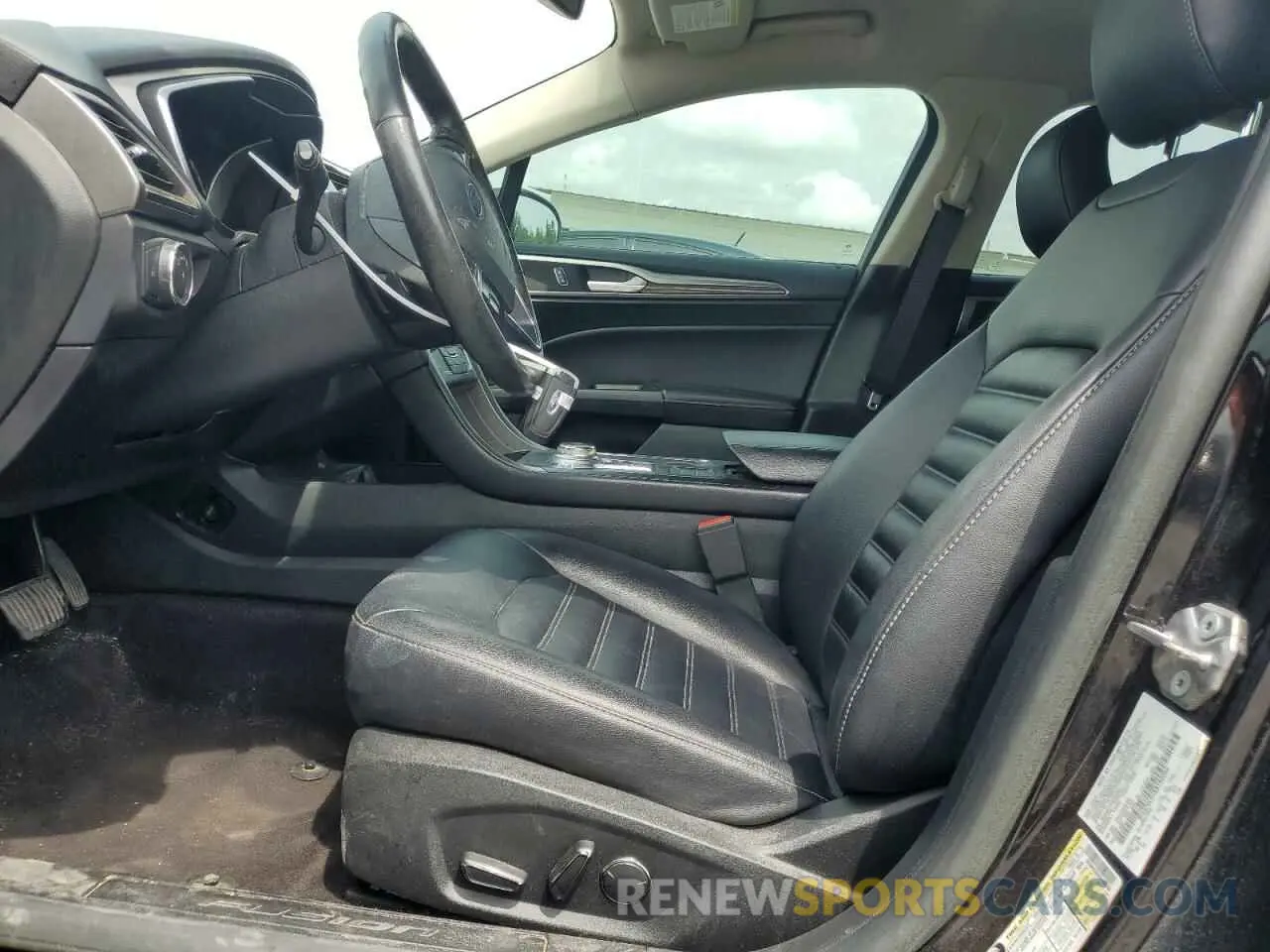 7 Photograph of a damaged car 3FA6P0CD4KR180080 FORD FUSION 2019