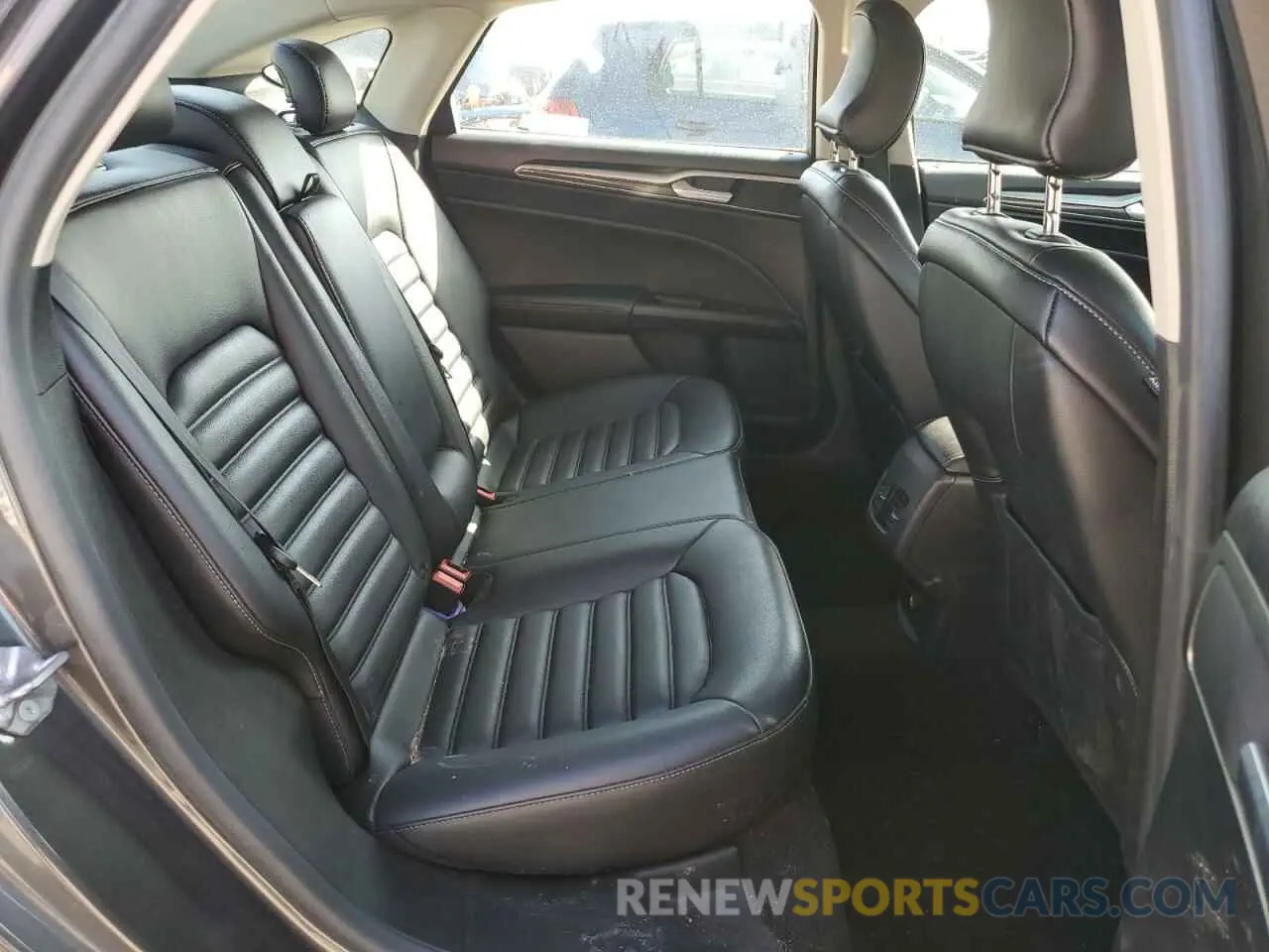 10 Фотография поврежденного автомобиля 3FA6P0CD4KR196098 FORD FUSION 2019