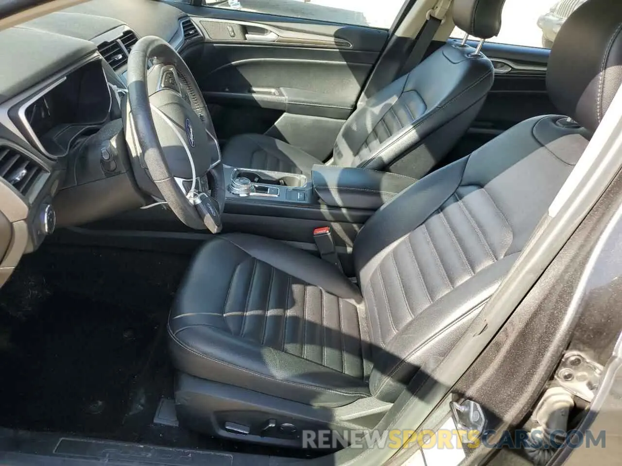 7 Фотография поврежденного автомобиля 3FA6P0CD4KR196098 FORD FUSION 2019