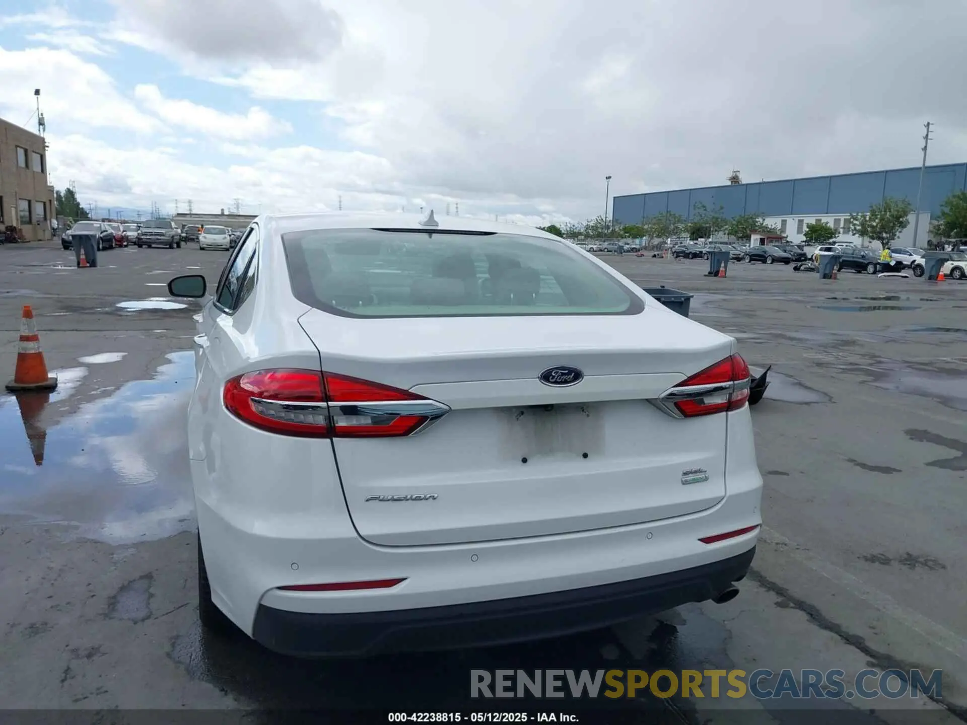 16 Photograph of a damaged car 3FA6P0CD5KR202264 FORD FUSION 2019