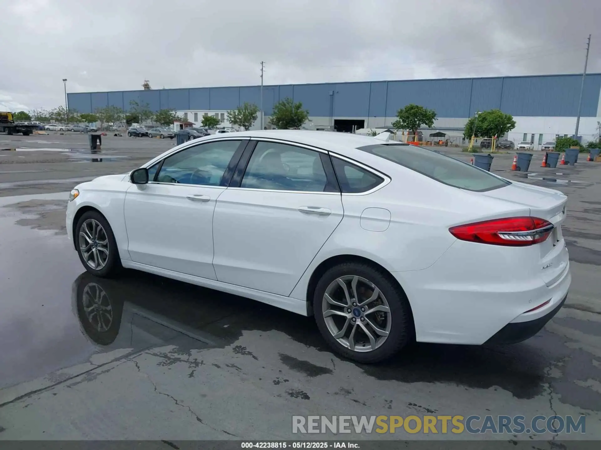 3 Photograph of a damaged car 3FA6P0CD5KR202264 FORD FUSION 2019