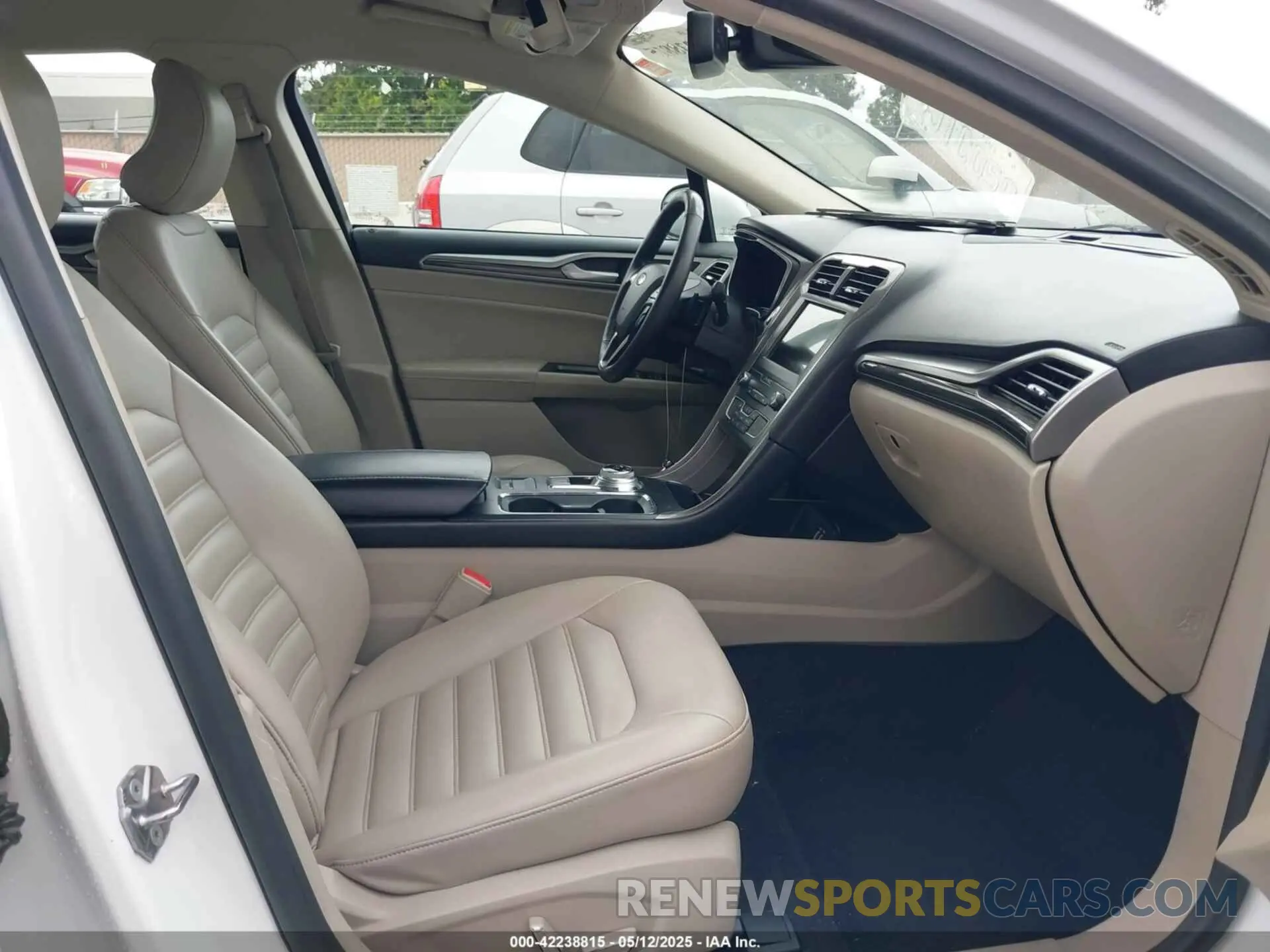 5 Photograph of a damaged car 3FA6P0CD5KR202264 FORD FUSION 2019