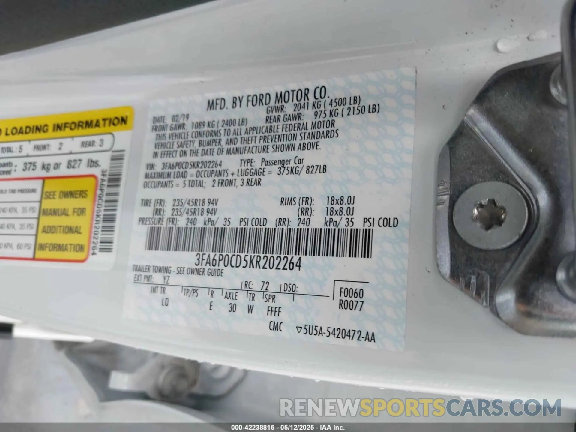 9 Photograph of a damaged car 3FA6P0CD5KR202264 FORD FUSION 2019