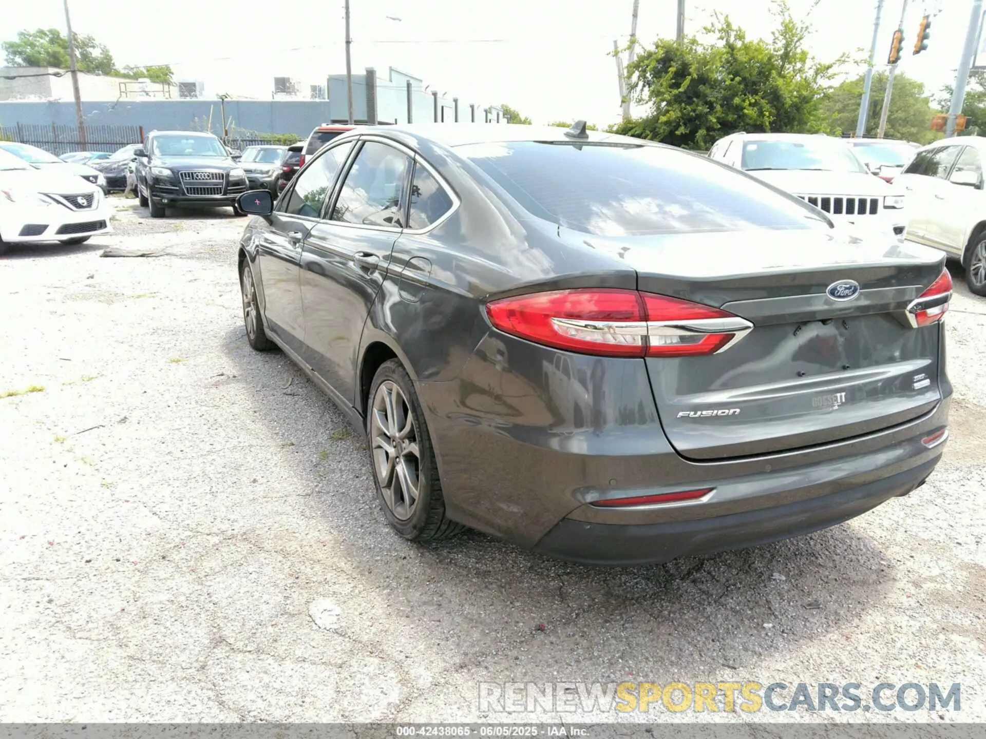 3 Фотография поврежденного автомобиля 3FA6P0CD6KR144746 FORD FUSION 2019