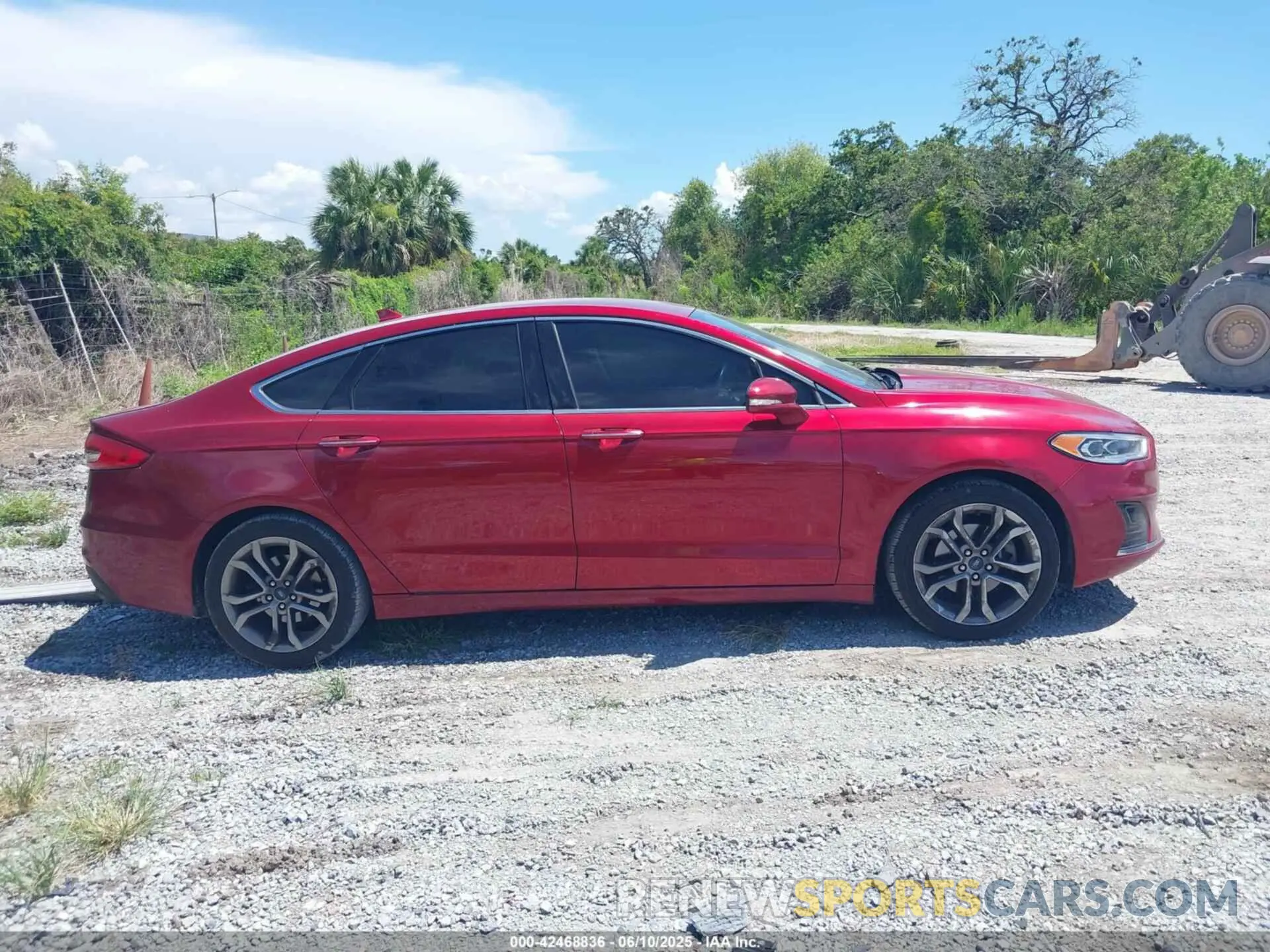 13 Photograph of a damaged car 3FA6P0CD8KR127978 FORD FUSION 2019