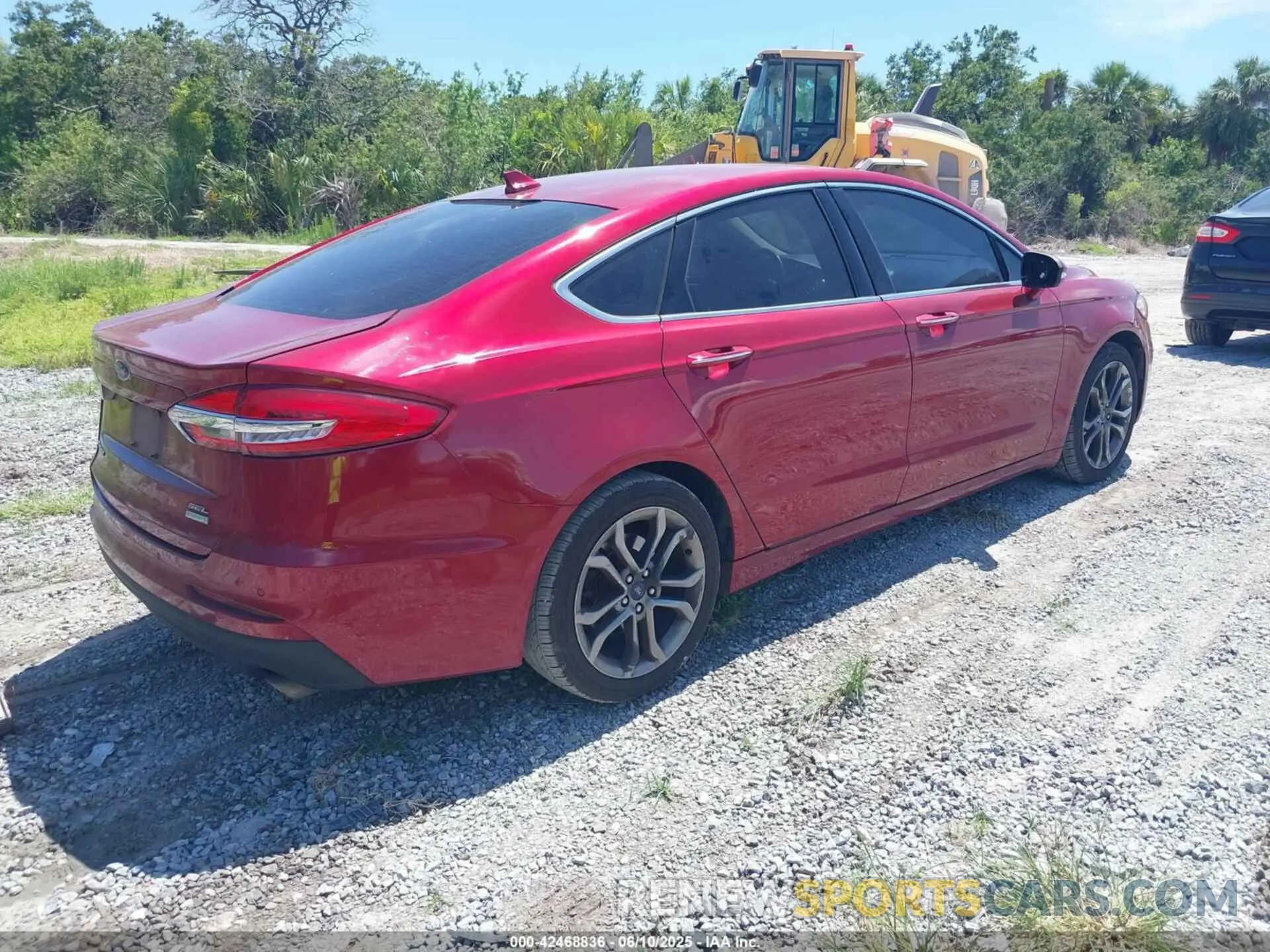 4 Photograph of a damaged car 3FA6P0CD8KR127978 FORD FUSION 2019