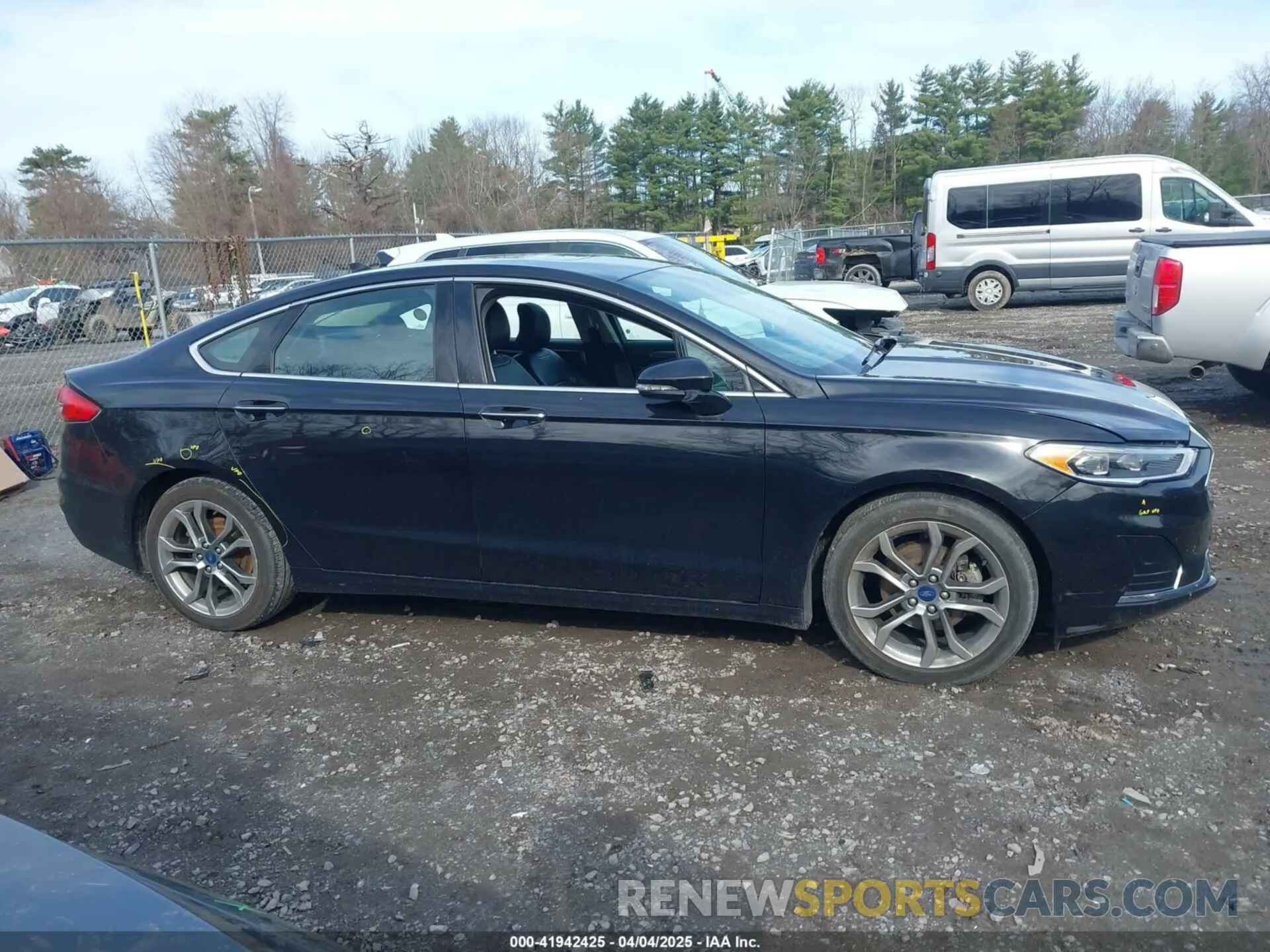 13 Фотография поврежденного автомобиля 3FA6P0CD8KR265181 FORD FUSION 2019