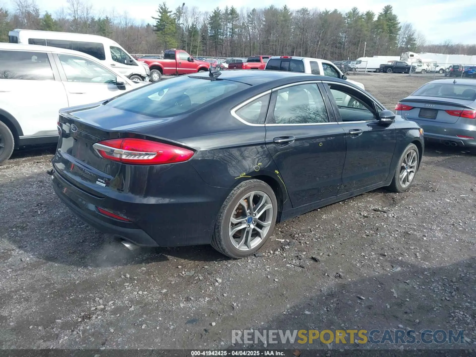 4 Фотография поврежденного автомобиля 3FA6P0CD8KR265181 FORD FUSION 2019