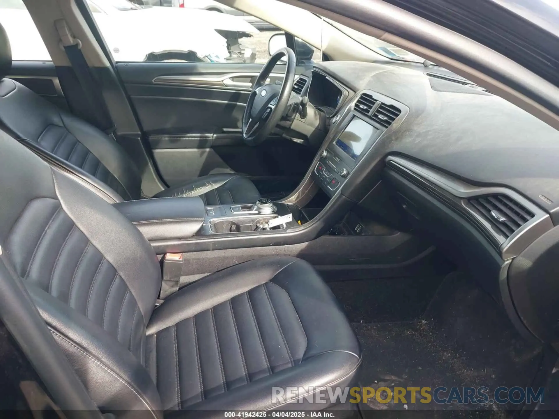 5 Фотография поврежденного автомобиля 3FA6P0CD8KR265181 FORD FUSION 2019