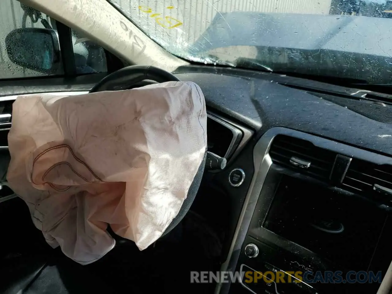 9 Фотография поврежденного автомобиля 3FA6P0CD9KR117203 FORD FUSION 2019