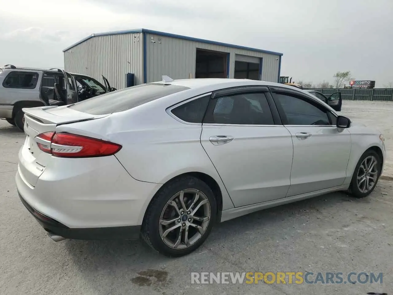3 Photograph of a damaged car 3FA6P0CD9KR138343 FORD FUSION 2019