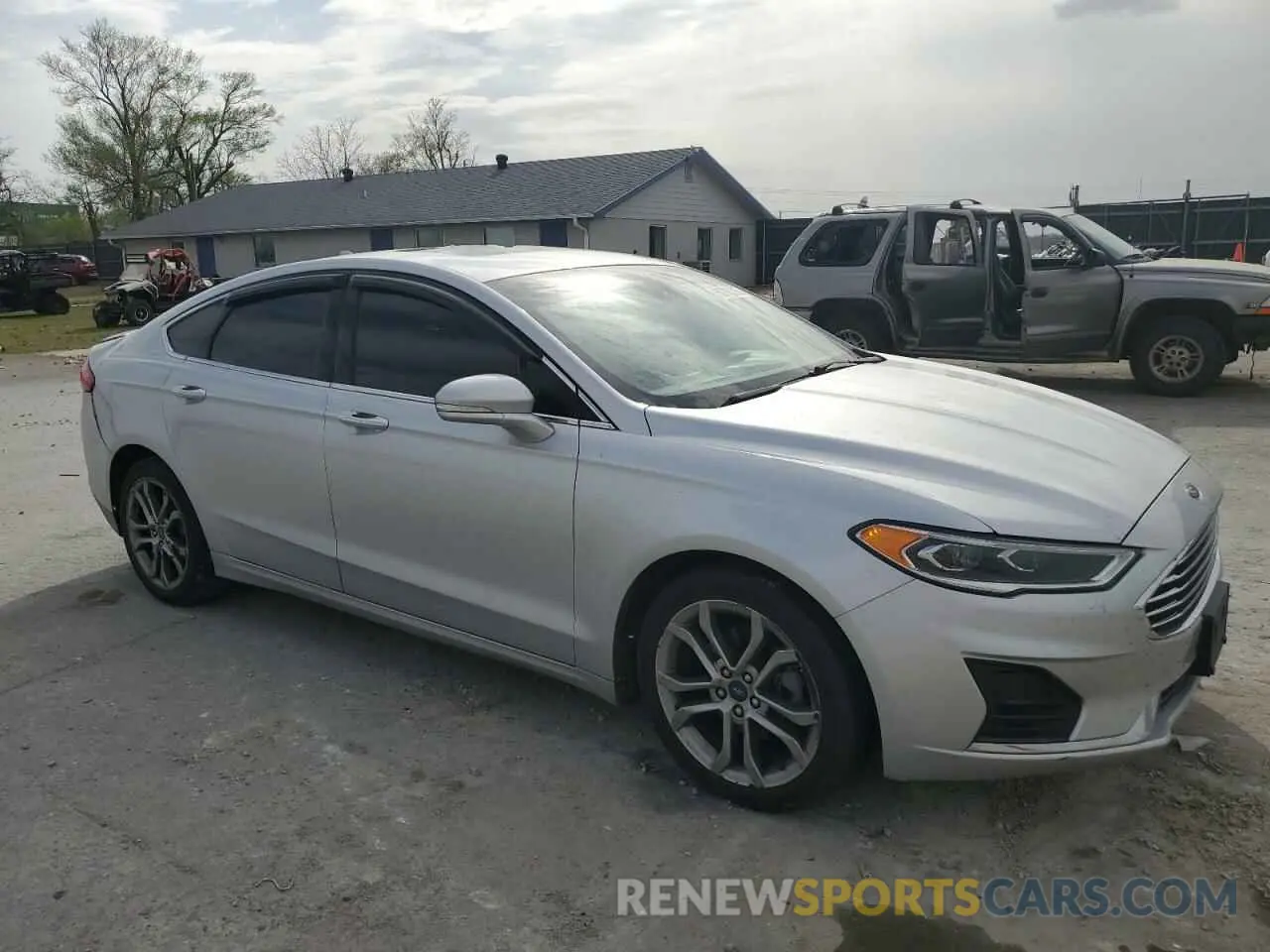 4 Photograph of a damaged car 3FA6P0CD9KR138343 FORD FUSION 2019