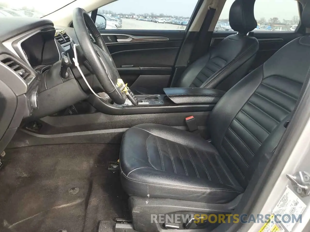 7 Photograph of a damaged car 3FA6P0CD9KR138343 FORD FUSION 2019