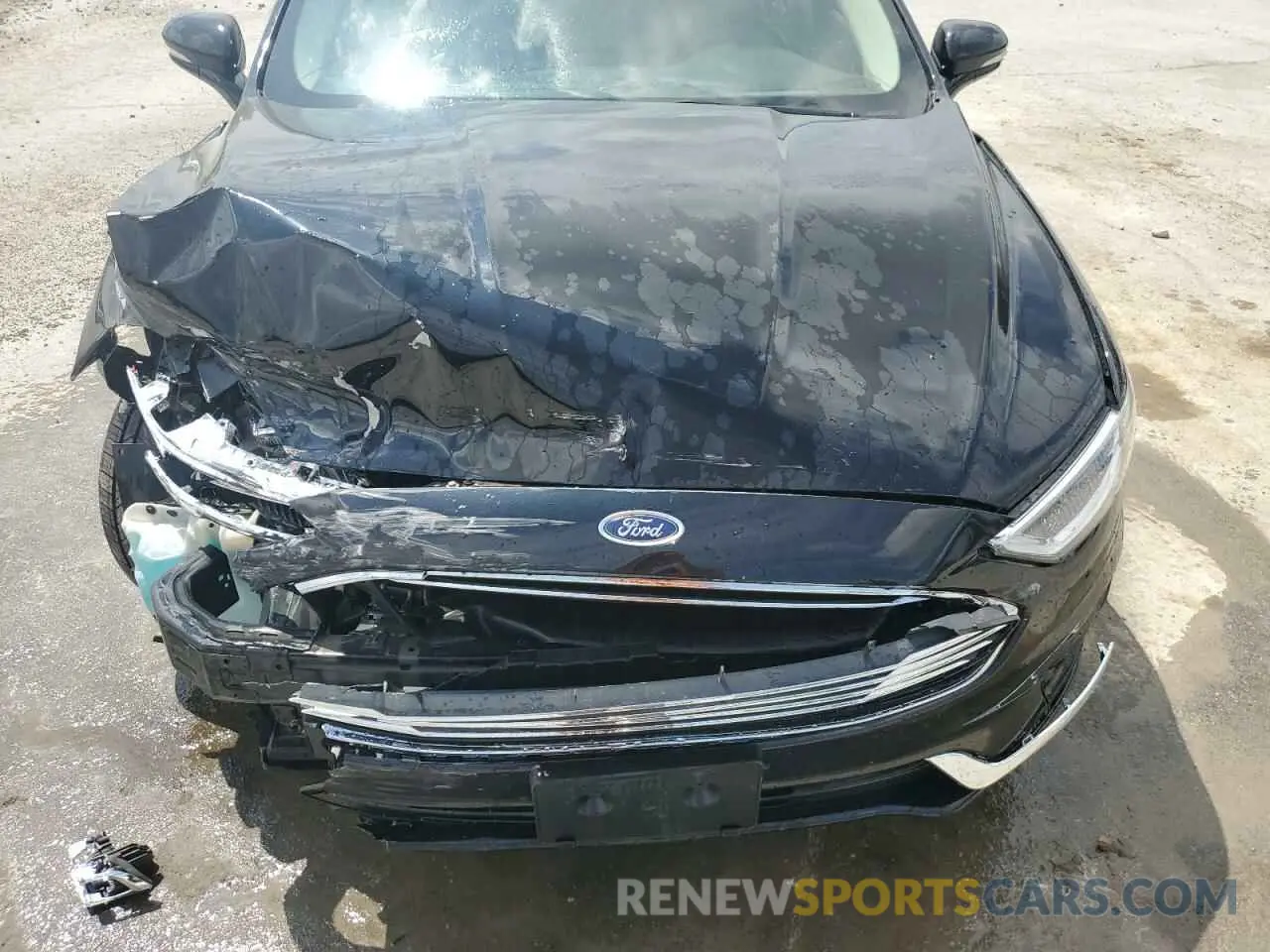 11 Photograph of a damaged car 3FA6P0CD9KR225935 FORD FUSION 2019