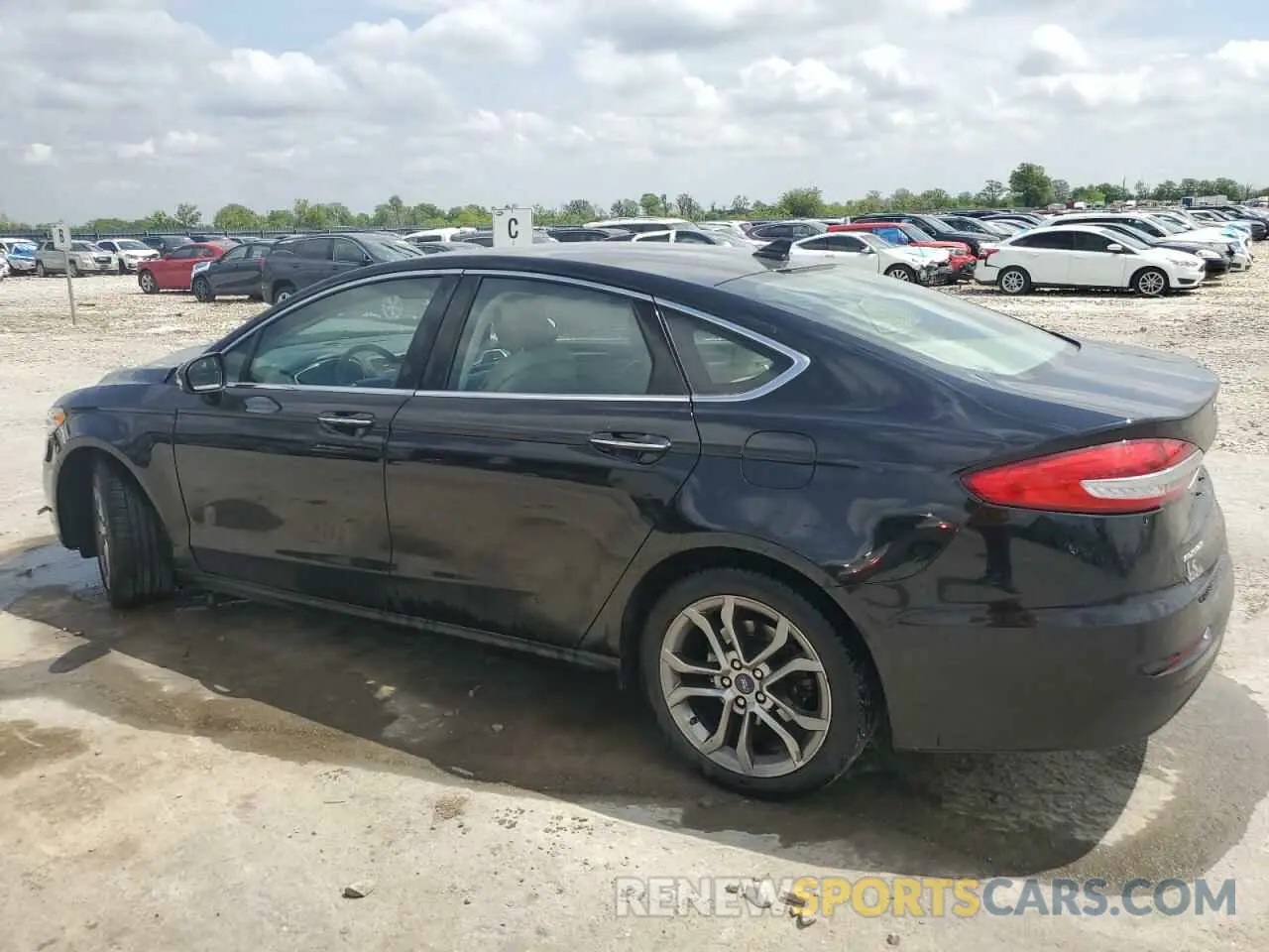 2 Photograph of a damaged car 3FA6P0CD9KR225935 FORD FUSION 2019