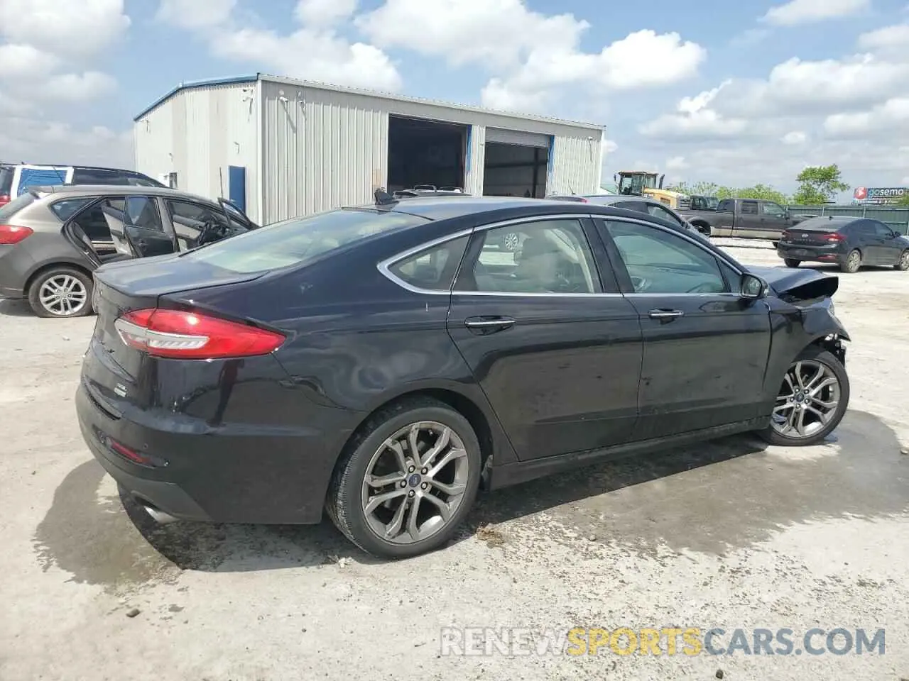 3 Photograph of a damaged car 3FA6P0CD9KR225935 FORD FUSION 2019