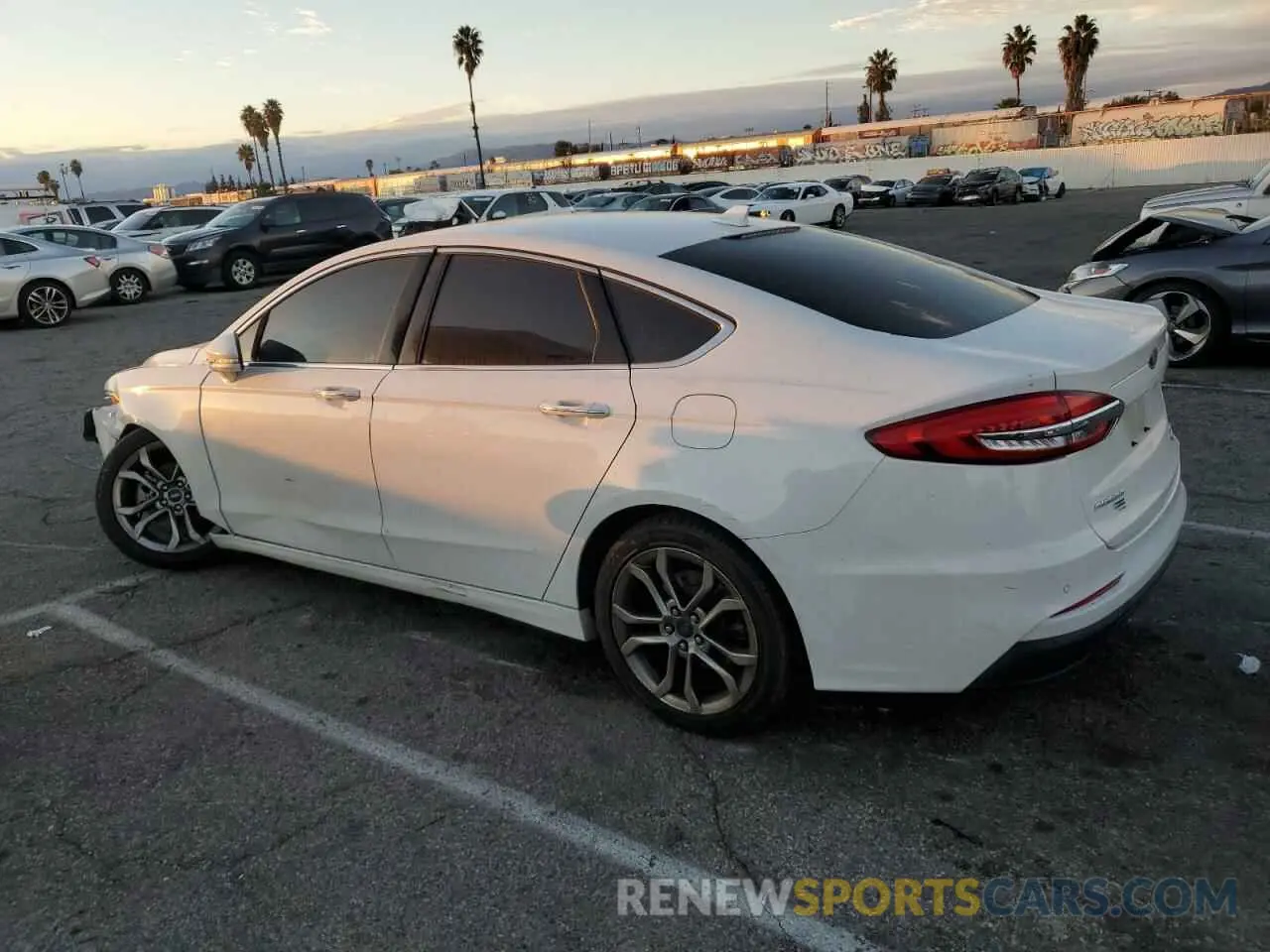 2 Фотография поврежденного автомобиля 3FA6P0CD9KR260085 FORD FUSION 2019