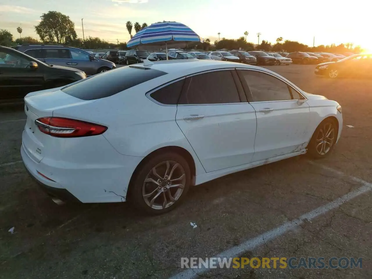 3 Фотография поврежденного автомобиля 3FA6P0CD9KR260085 FORD FUSION 2019