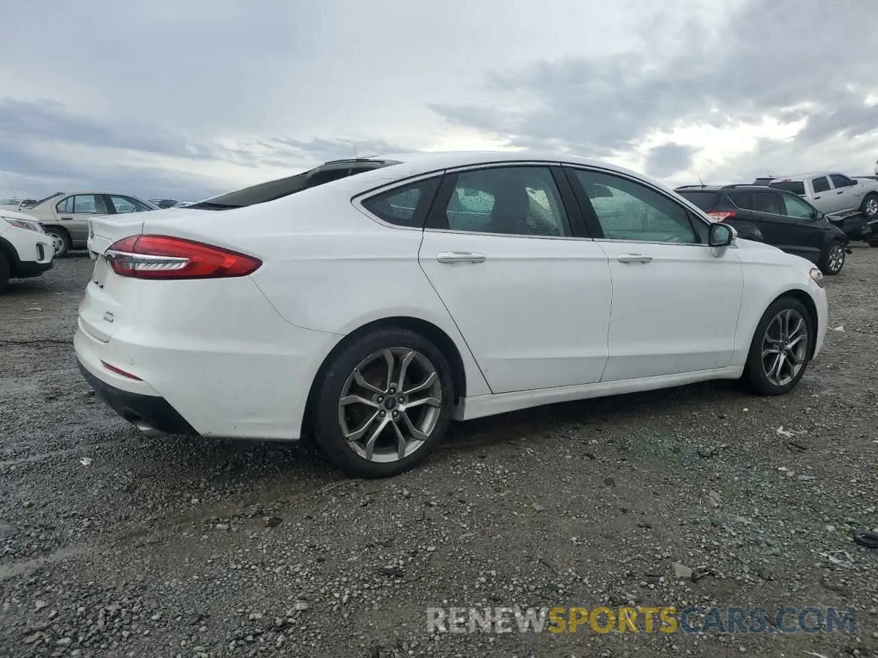 3 Фотография поврежденного автомобиля 3FA6P0CD9KR260460 FORD FUSION 2019