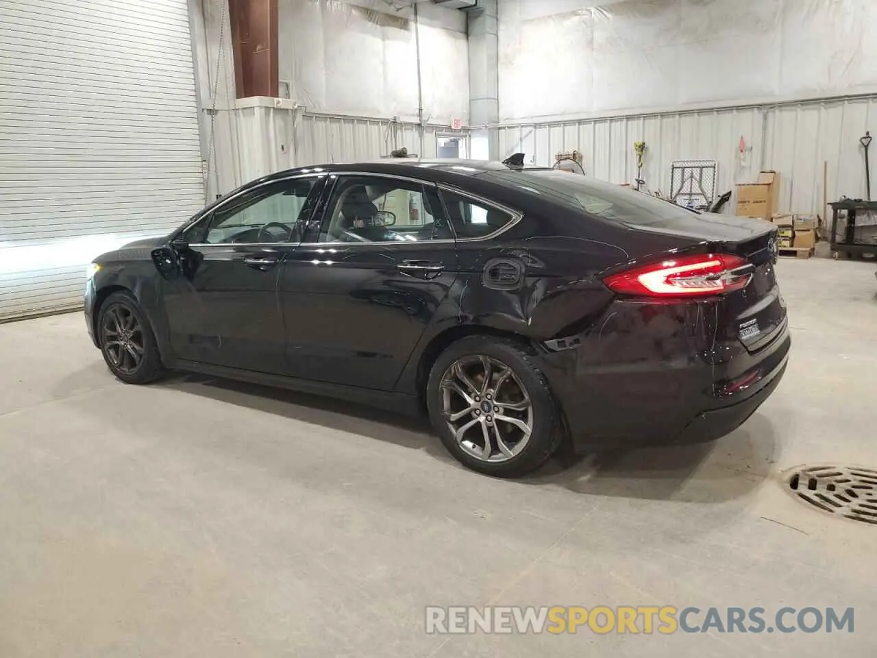 2 Photograph of a damaged car 3FA6P0CDXKR102578 FORD FUSION 2019