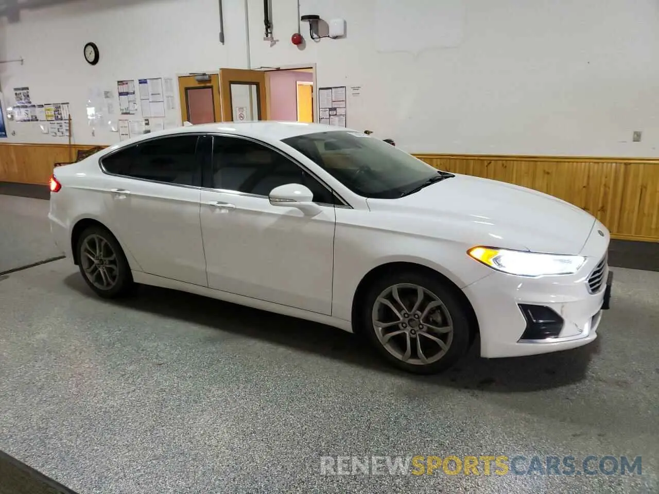 4 Фотография поврежденного автомобиля 3FA6P0CDXKR118649 FORD FUSION 2019