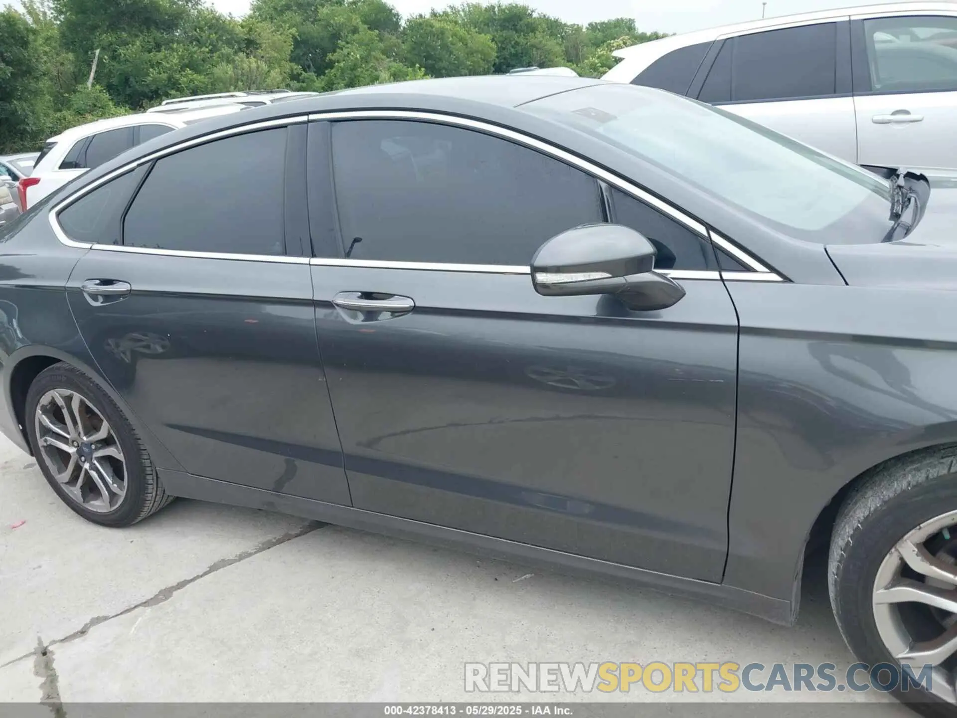 13 Фотография поврежденного автомобиля 3FA6P0CDXKR260550 FORD FUSION 2019