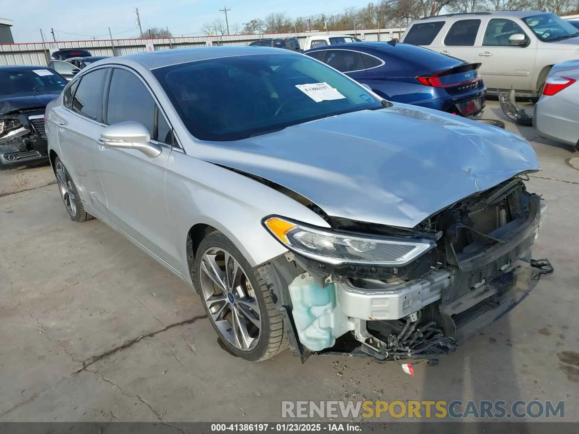 1 Фотография поврежденного автомобиля 3FA6P0D90KR225638 FORD FUSION 2019