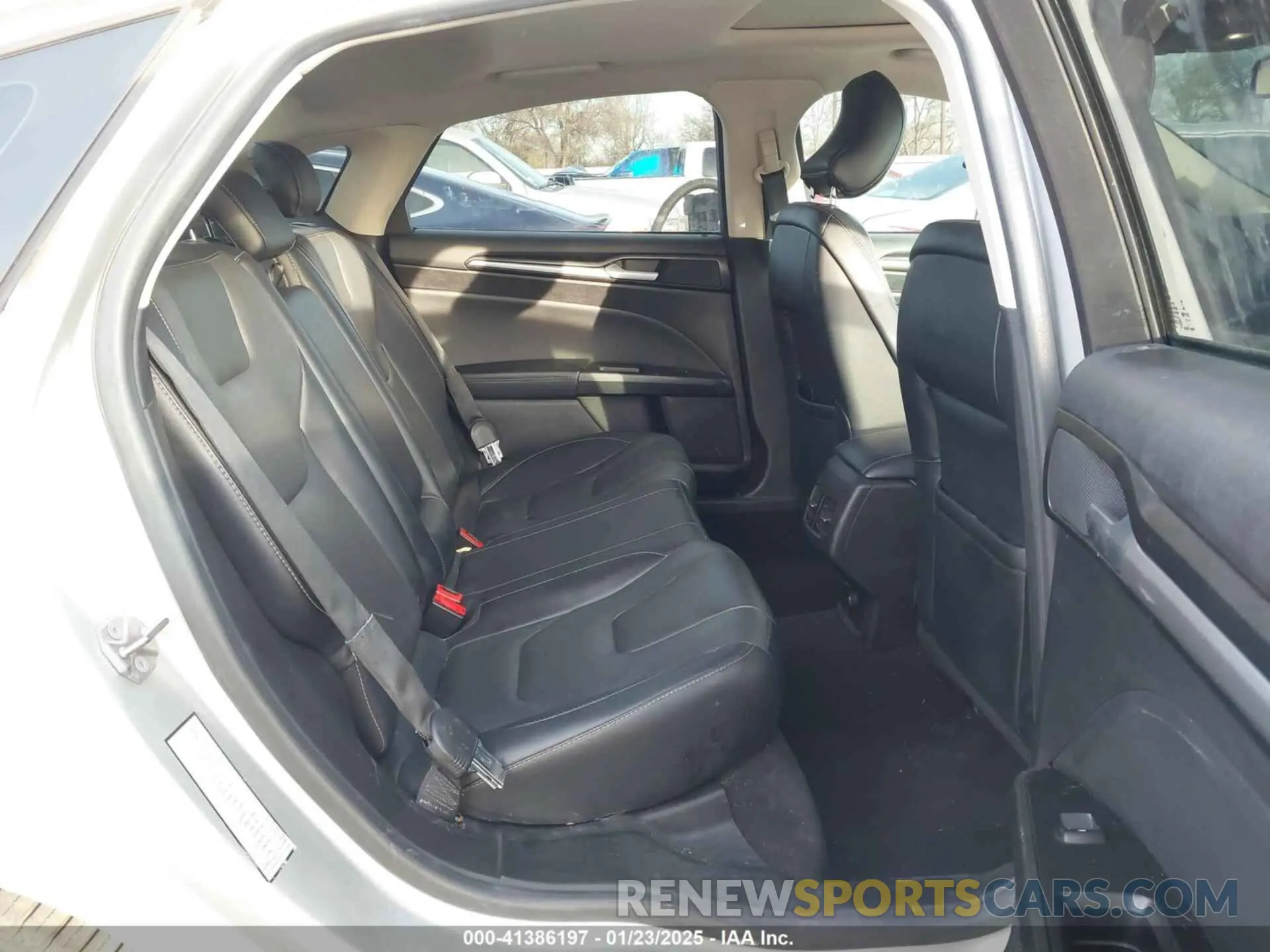 8 Фотография поврежденного автомобиля 3FA6P0D90KR225638 FORD FUSION 2019