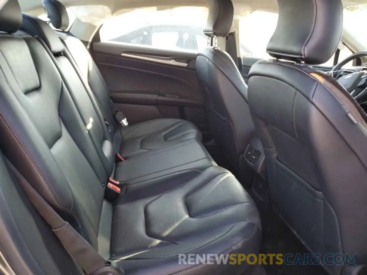 10 Фотография поврежденного автомобиля 3FA6P0D91KR184727 FORD FUSION 2019