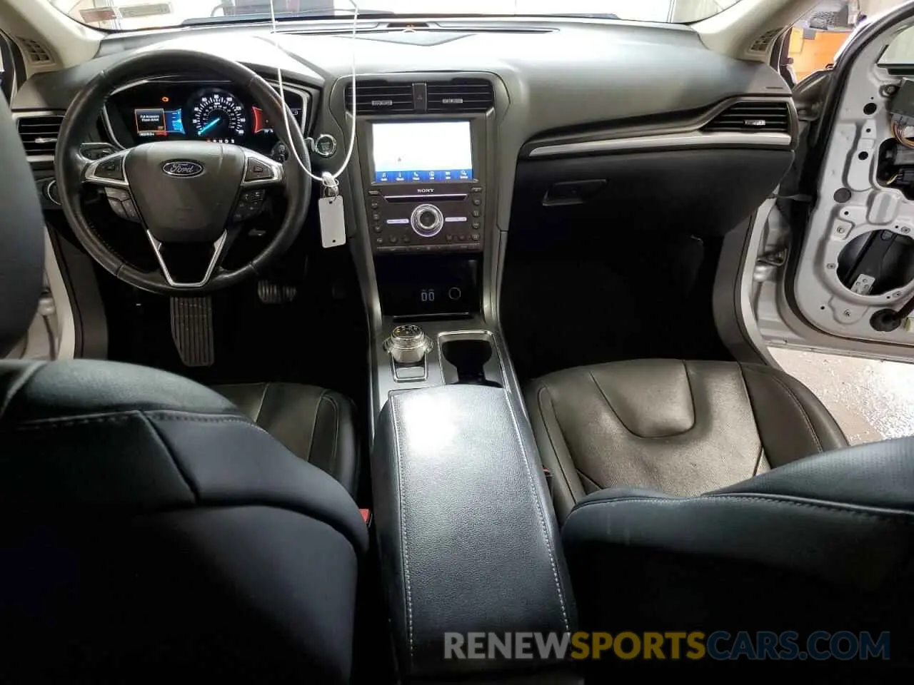 8 Photograph of a damaged car 3FA6P0D91KR256977 FORD FUSION 2019