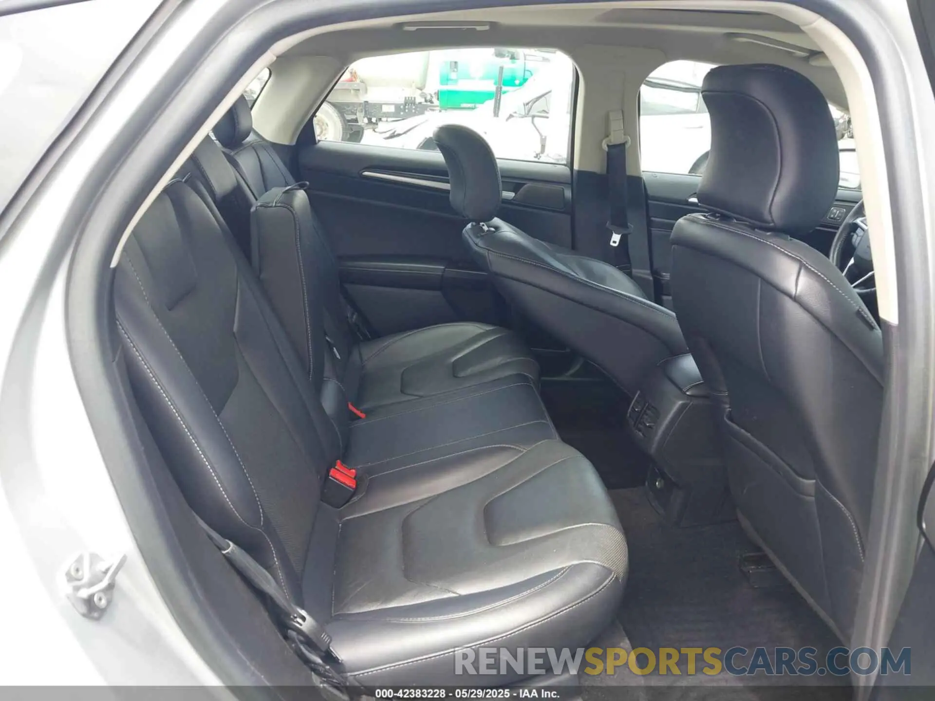 8 Photograph of a damaged car 3FA6P0D93KR153088 FORD FUSION 2019