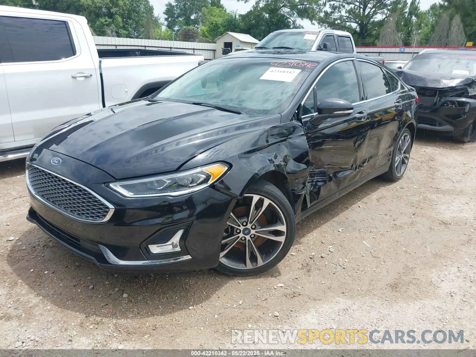 2 Photograph of a damaged car 3FA6P0D93KR184342 FORD FUSION 2019