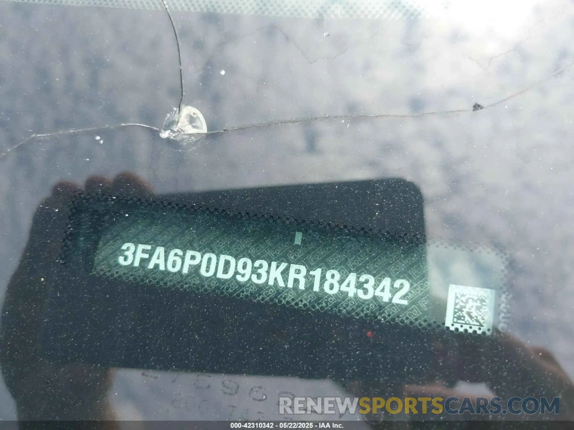 9 Photograph of a damaged car 3FA6P0D93KR184342 FORD FUSION 2019