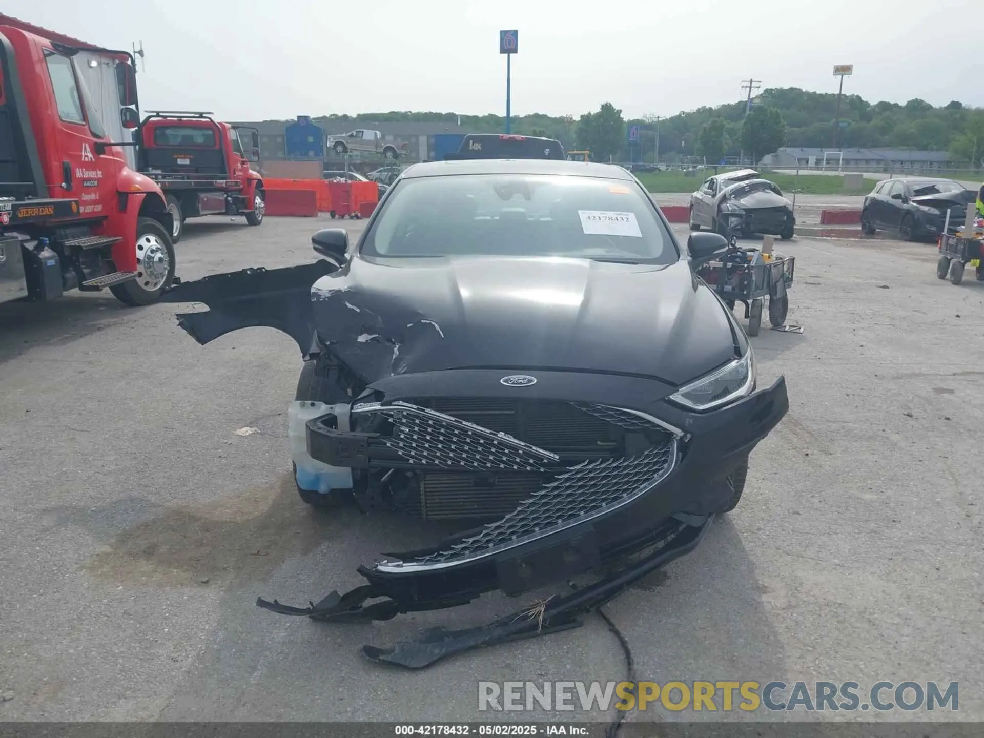 12 Photograph of a damaged car 3FA6P0D93KR221552 FORD FUSION 2019