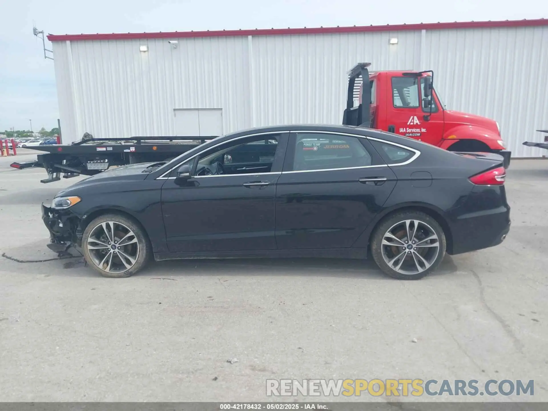 14 Photograph of a damaged car 3FA6P0D93KR221552 FORD FUSION 2019