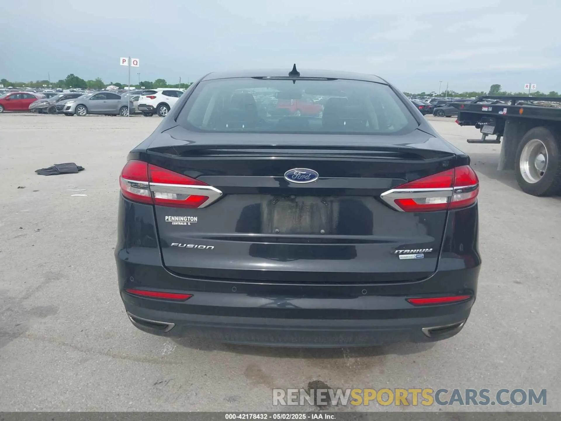 16 Photograph of a damaged car 3FA6P0D93KR221552 FORD FUSION 2019