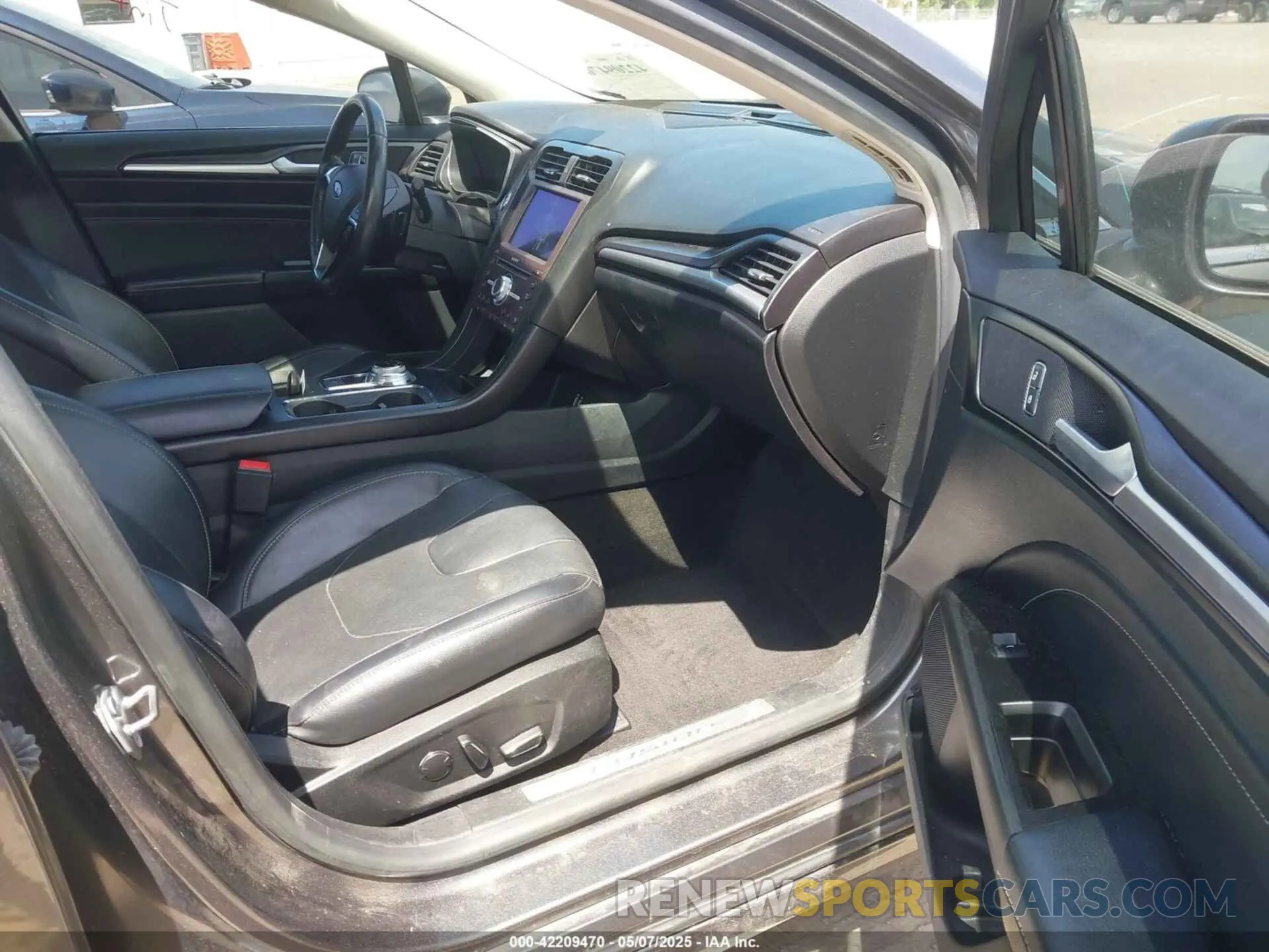 5 Фотография поврежденного автомобиля 3FA6P0D9XKR152617 FORD FUSION 2019