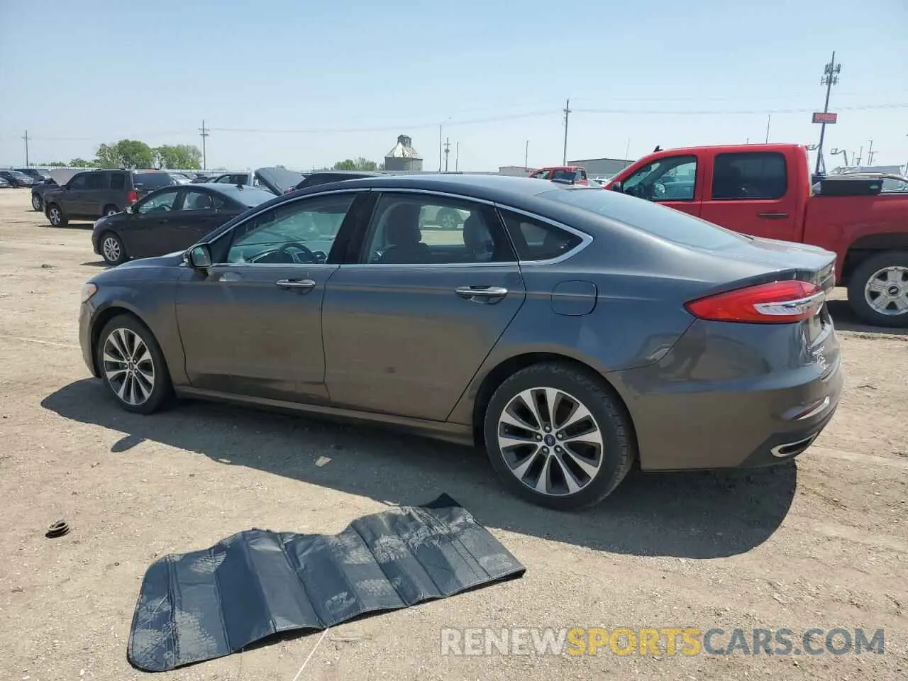 2 Photograph of a damaged car 3FA6P0E90KR131483 FORD FUSION 2019