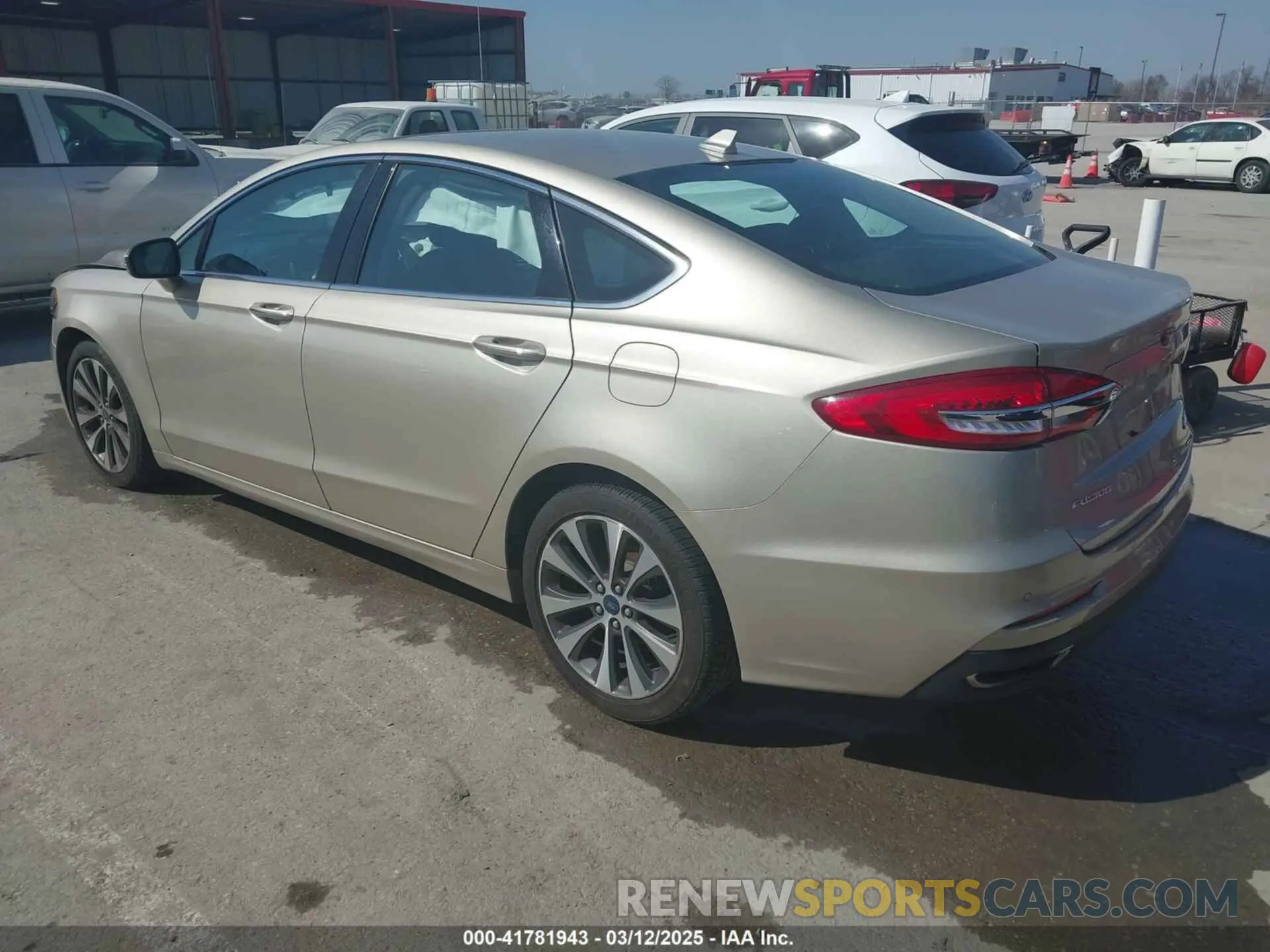3 Фотография поврежденного автомобиля 3FA6P0E9XKR100984 FORD FUSION 2019