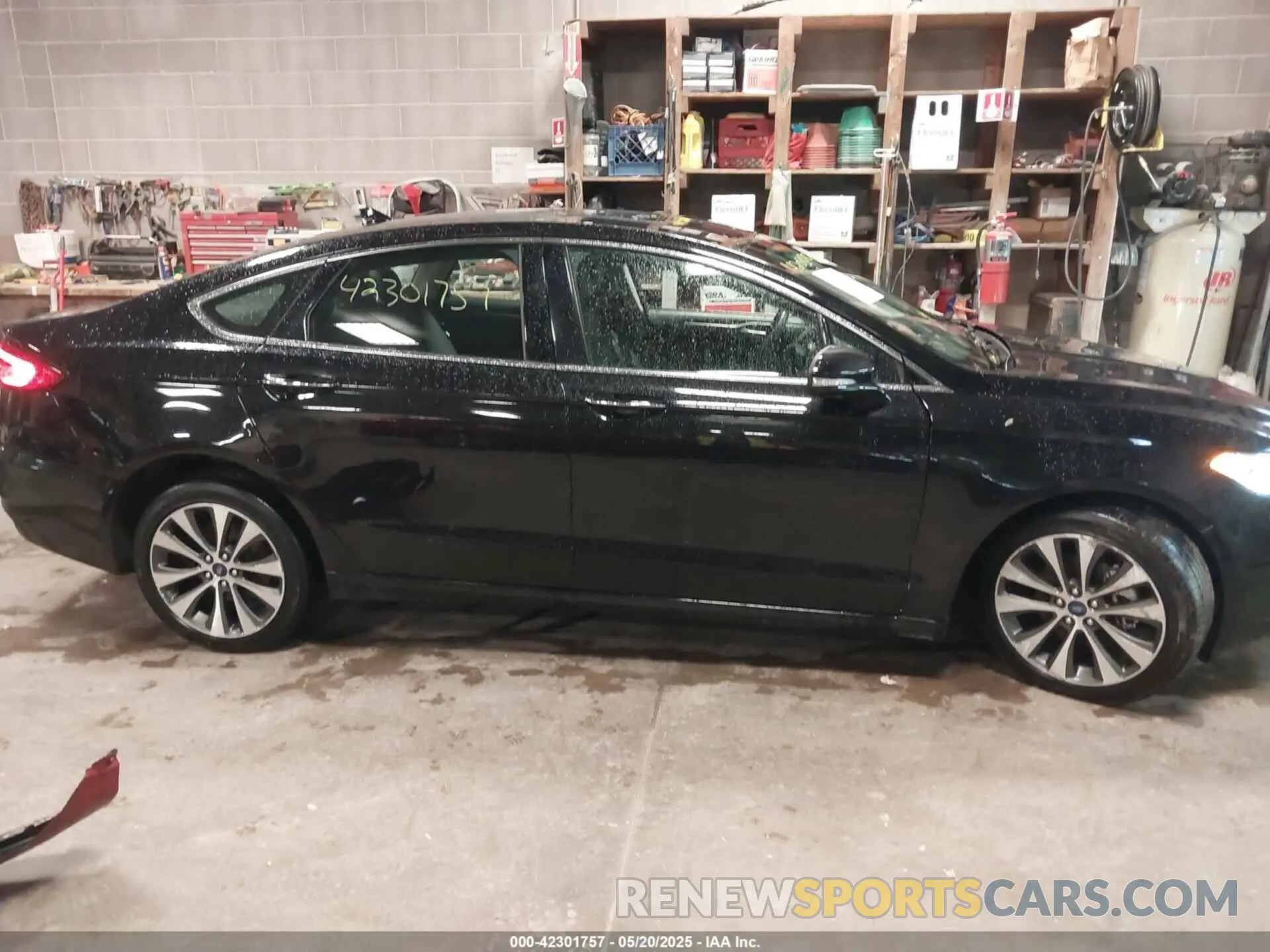 13 Фотография поврежденного автомобиля 3FA6P0E9XKR103075 FORD FUSION 2019