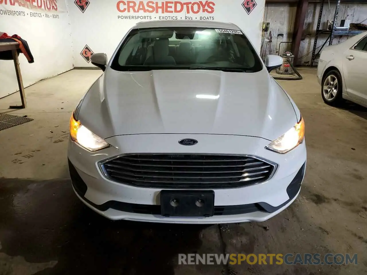 5 Photograph of a damaged car 3FA6P0G71KR195138 FORD FUSION 2019