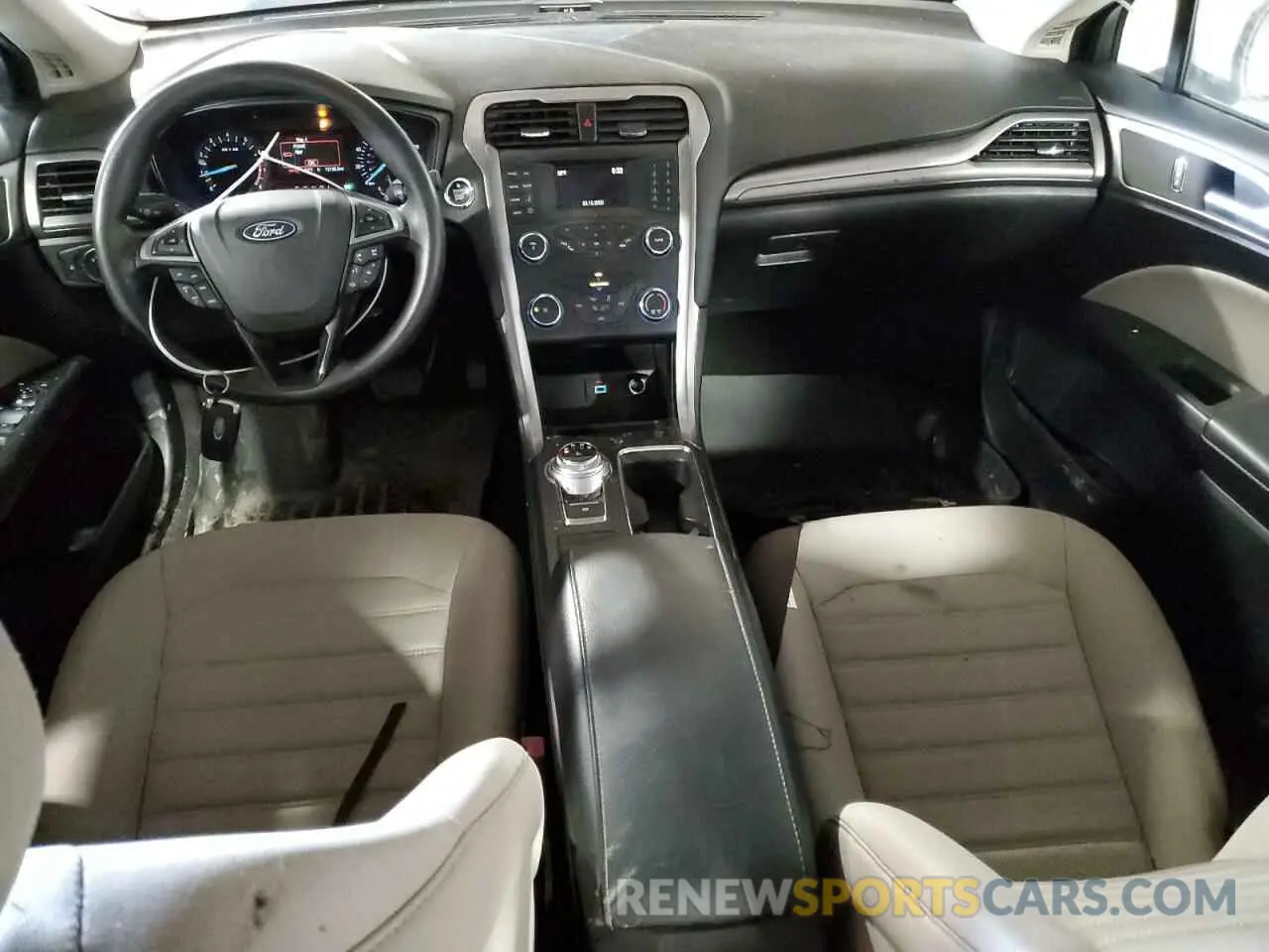 8 Photograph of a damaged car 3FA6P0G71KR195138 FORD FUSION 2019