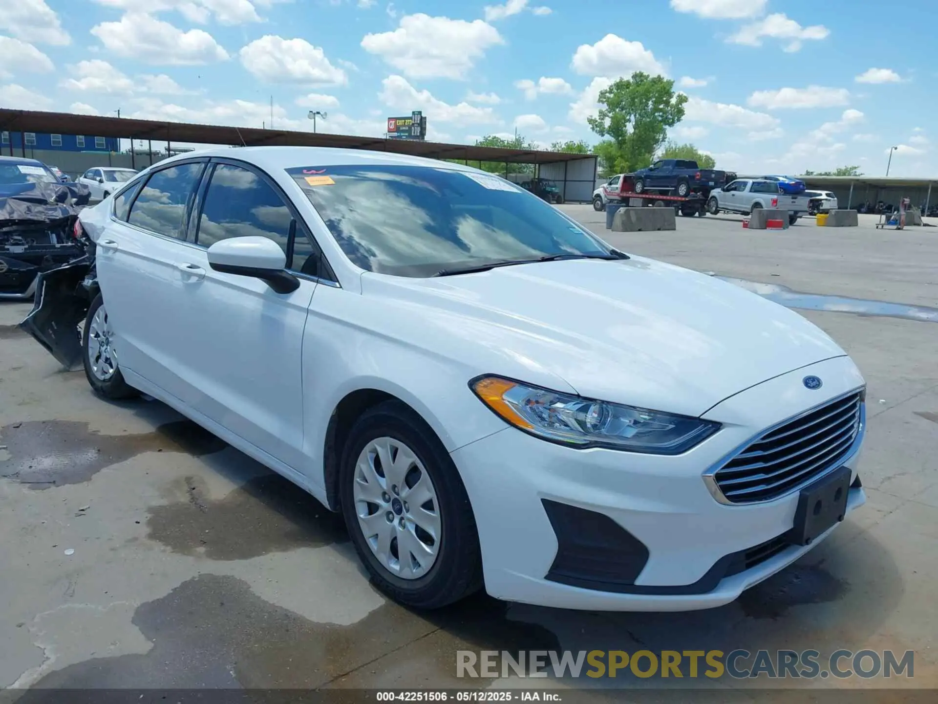 1 Фотография поврежденного автомобиля 3FA6P0G71KR282537 FORD FUSION 2019