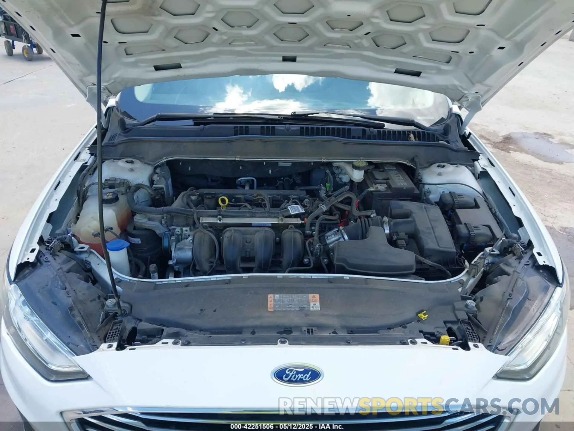 10 Фотография поврежденного автомобиля 3FA6P0G71KR282537 FORD FUSION 2019